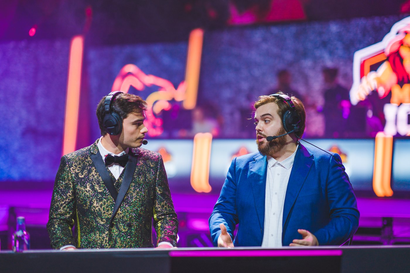 Cristian Duarte como presentador en un evento de esports